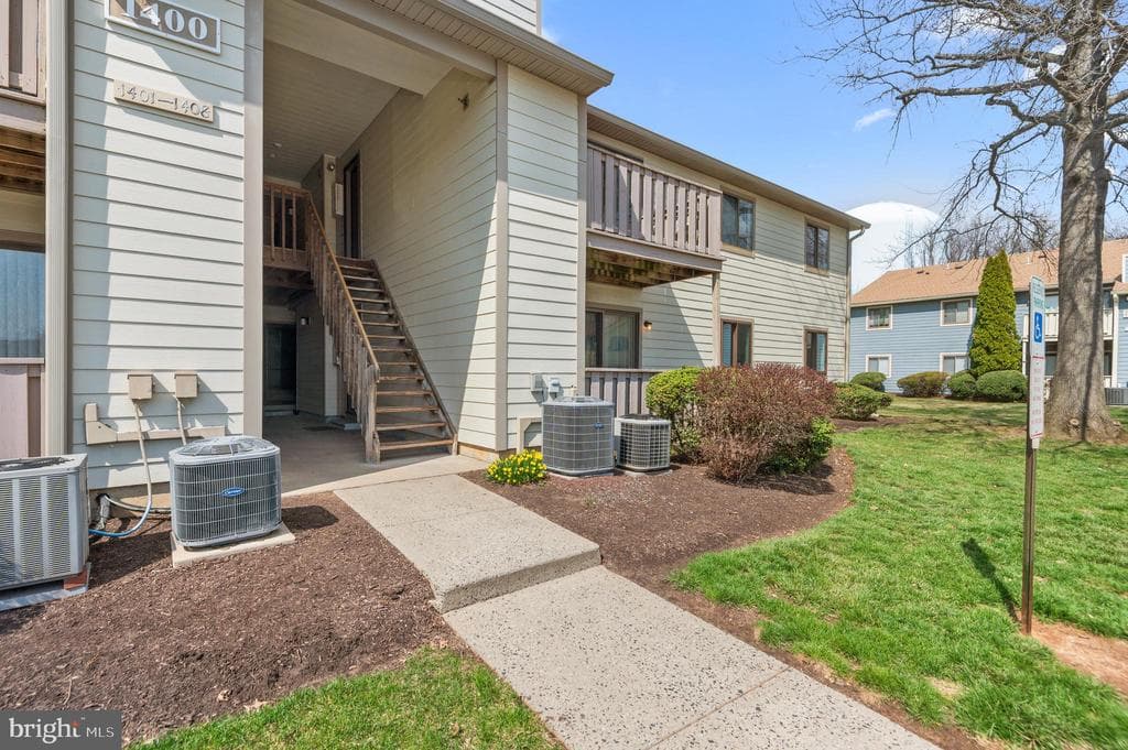 1401 Morris Court photo 1