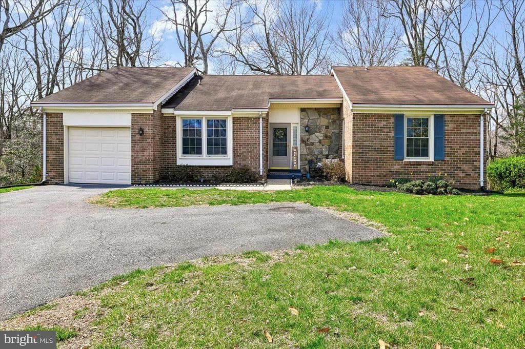 860 Woodmont Road photo 1
