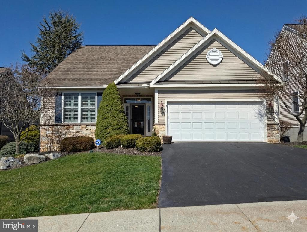 409 Westbury photo 1