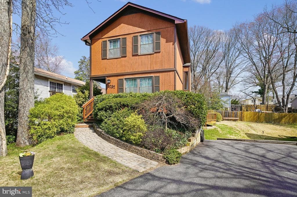 1737 Ridgely Road photo 1