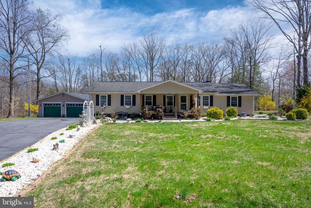 8029 Flippo Drive photo 1