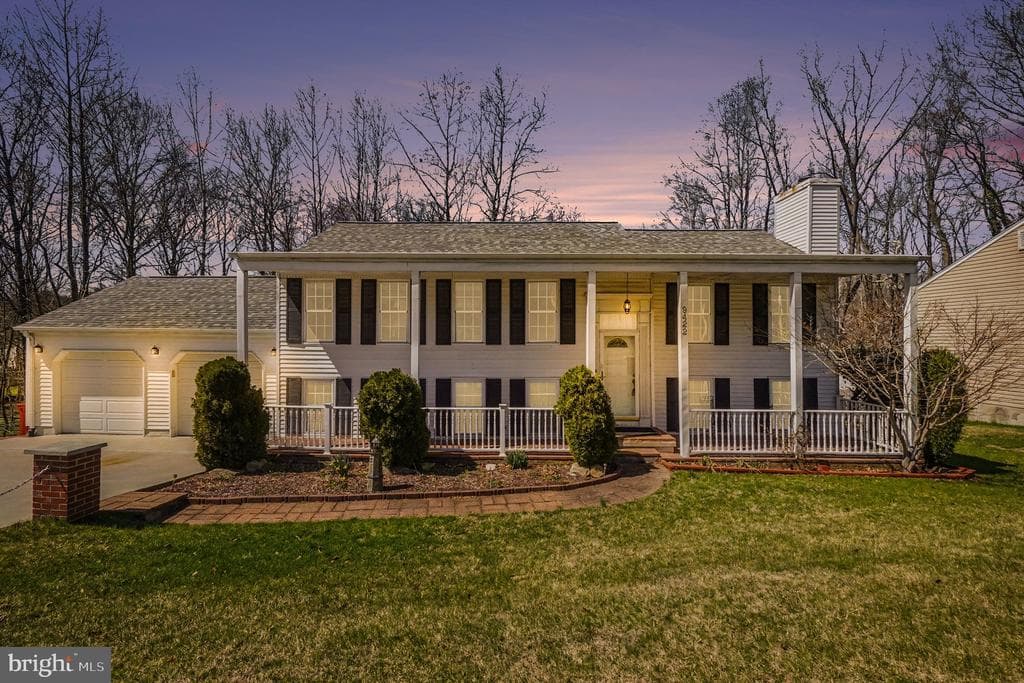 9422 Gunview Road photo 1