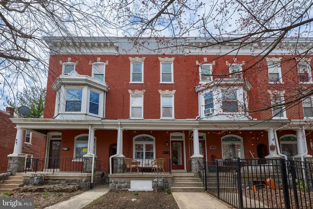218 Ruby Street photo 1