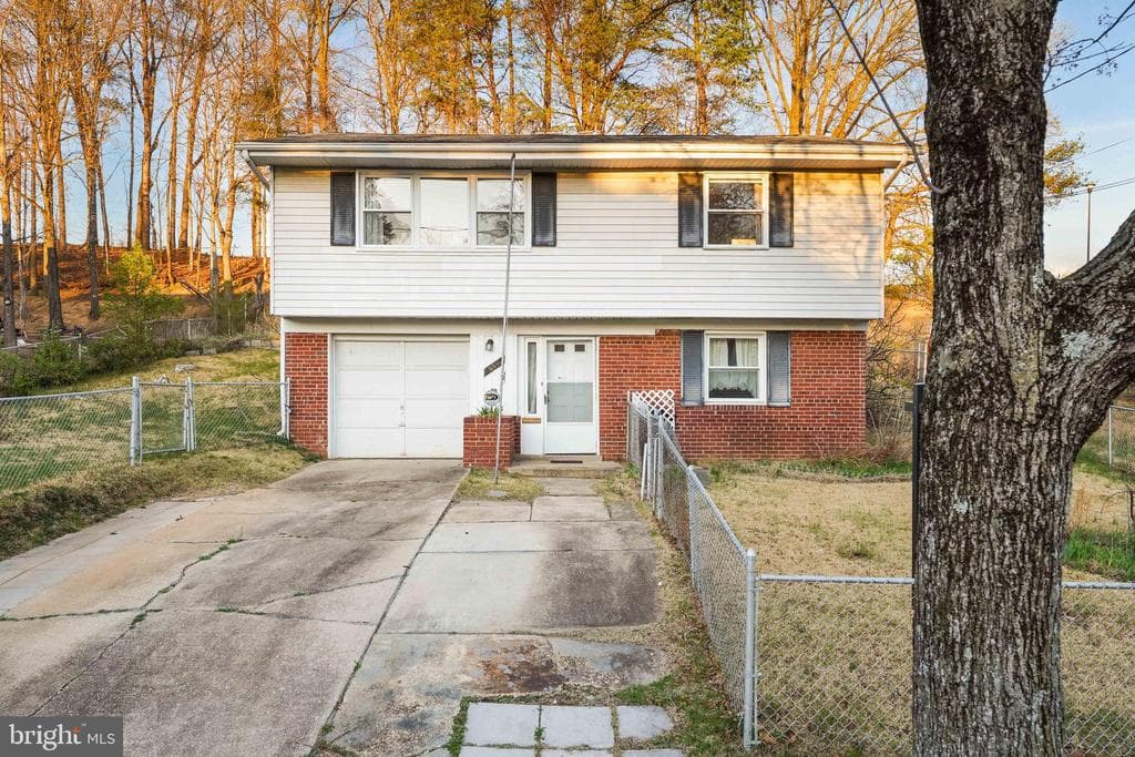 6911 Furman Parkway photo 1