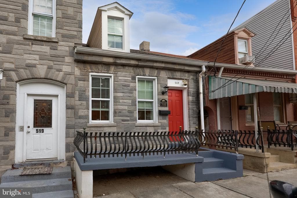 517 Manor Street photo 1