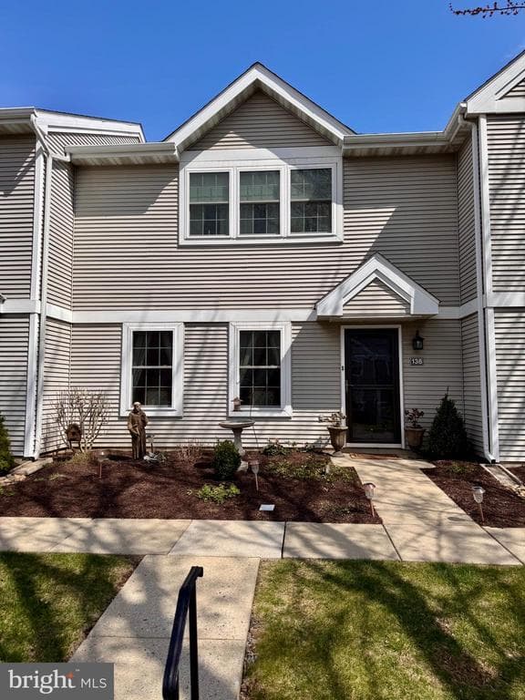 138 Laurel Court photo 1