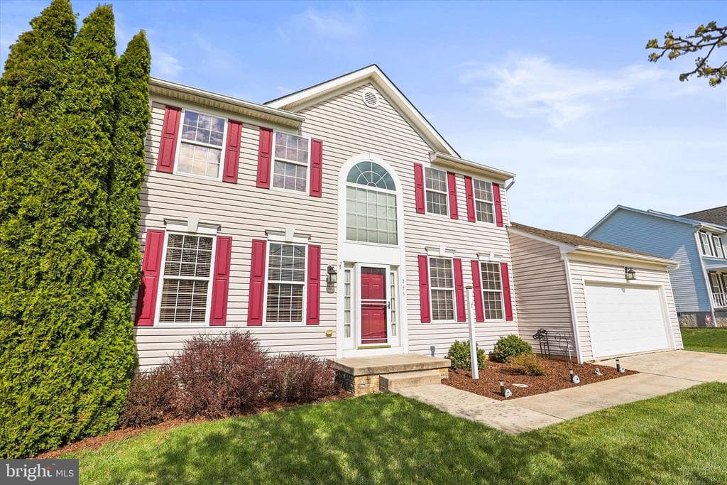 255 Sunset Drive photo 1