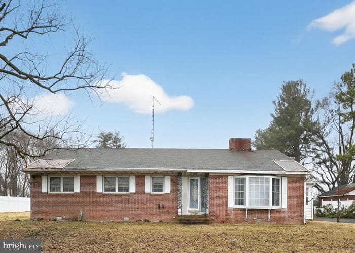 4802 E New Market Rhodesdale photo 1