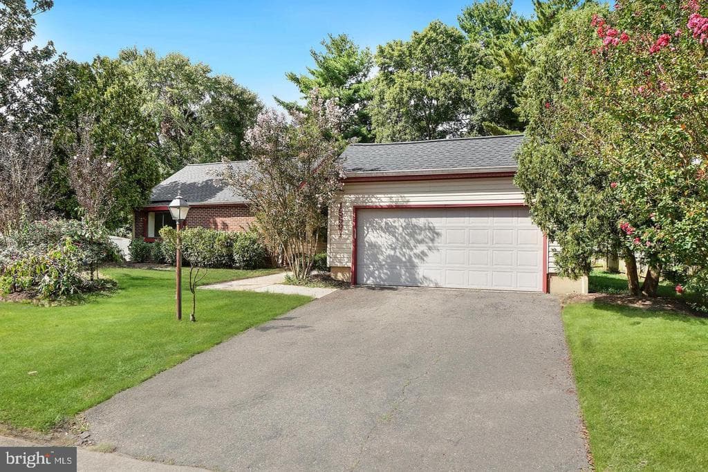 15591 Peach Walker Drive photo 1