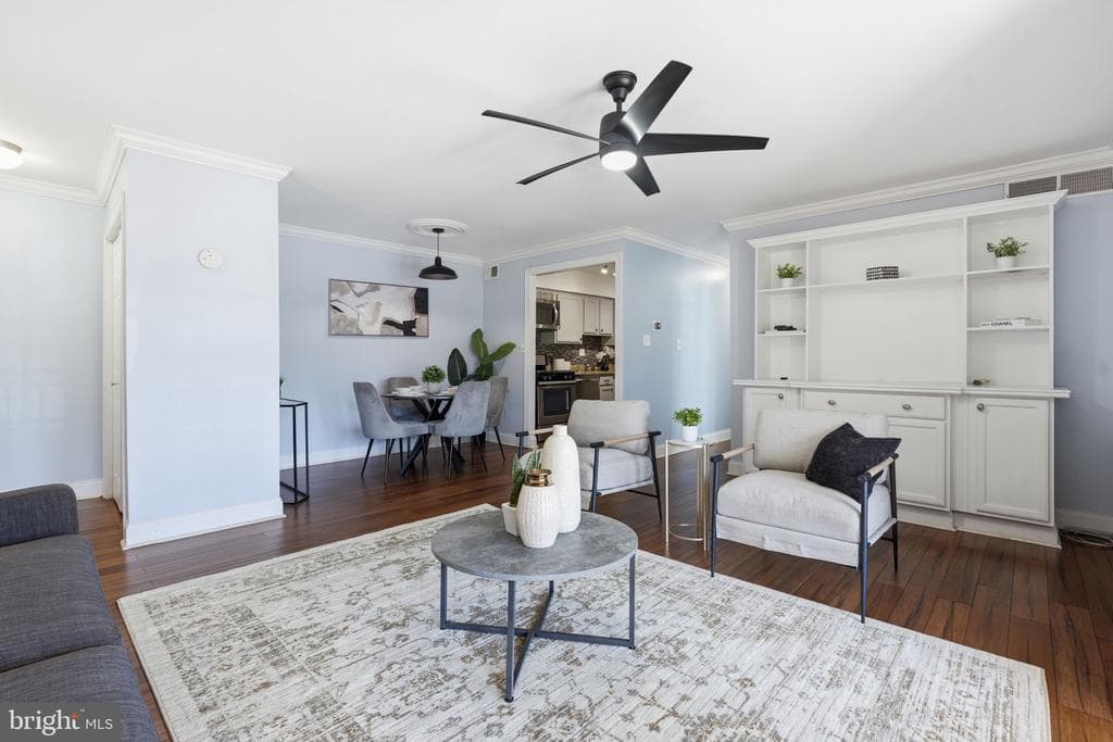 1138 S Washington Street #204 photo 1