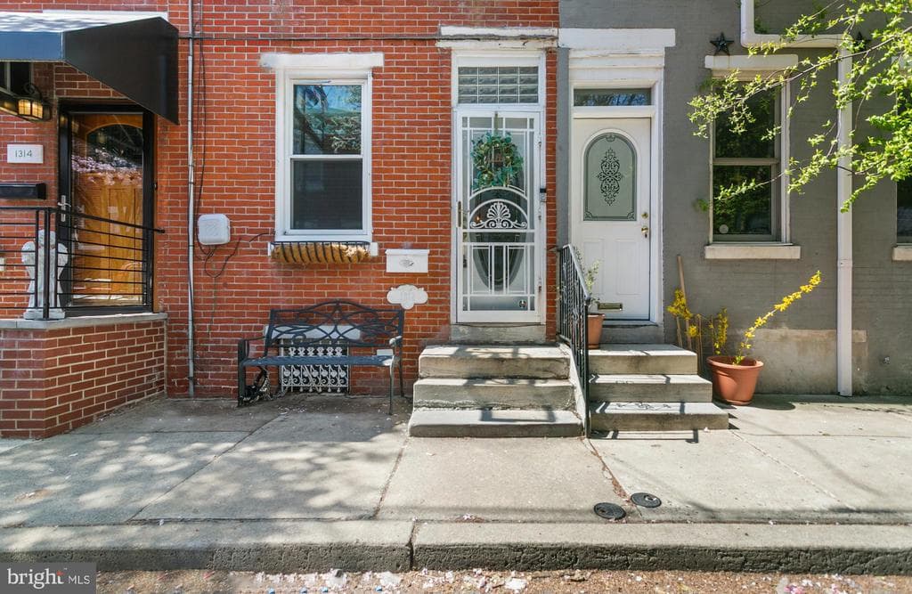 1312 S Alder Street photo 1