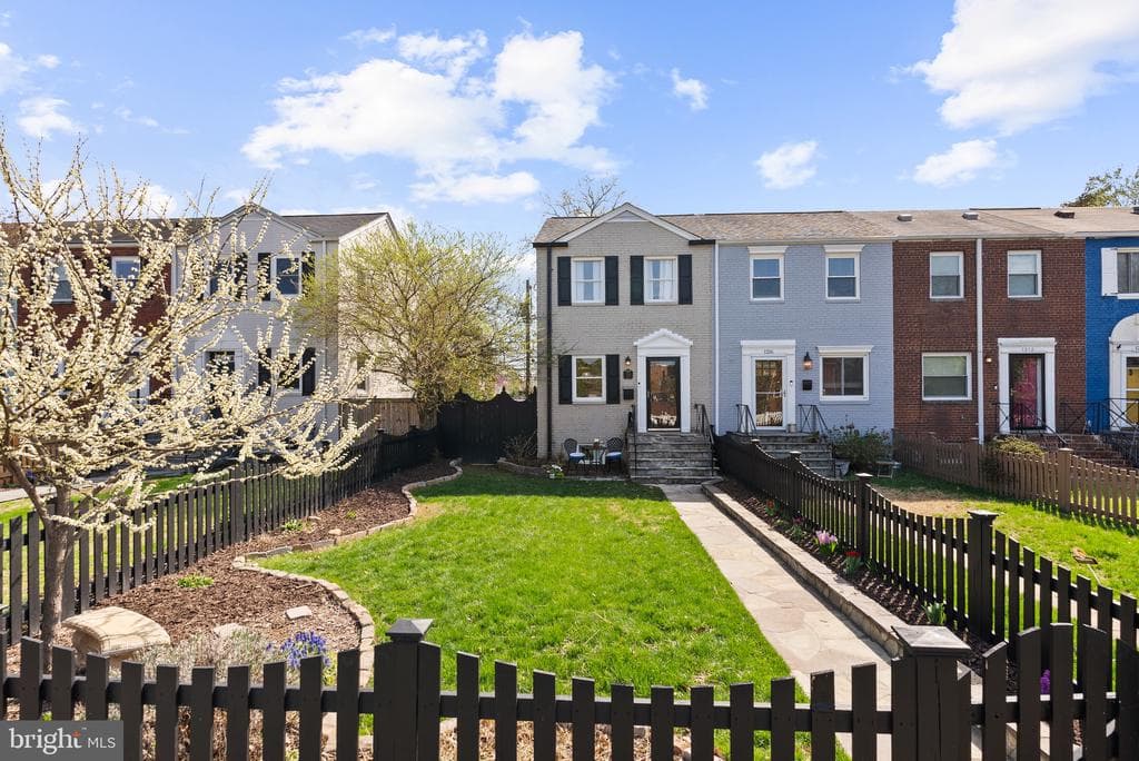1214 Franklin Street photo 1