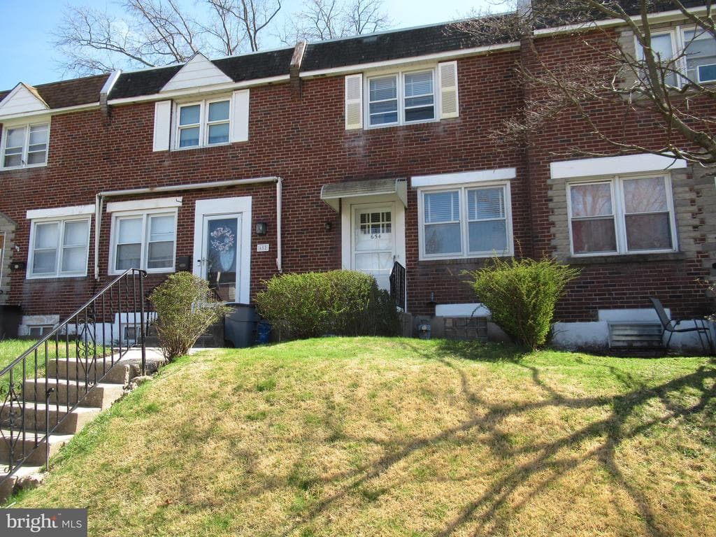 654 Beech Avenue photo 1