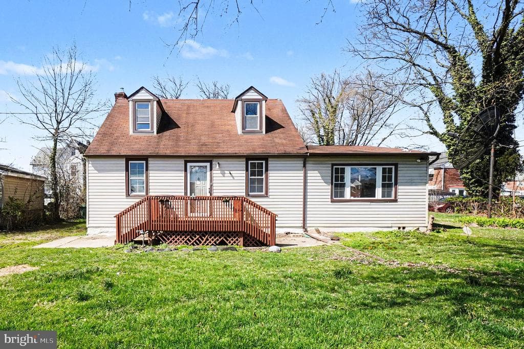 4806 Hazelwood Avenue photo 1