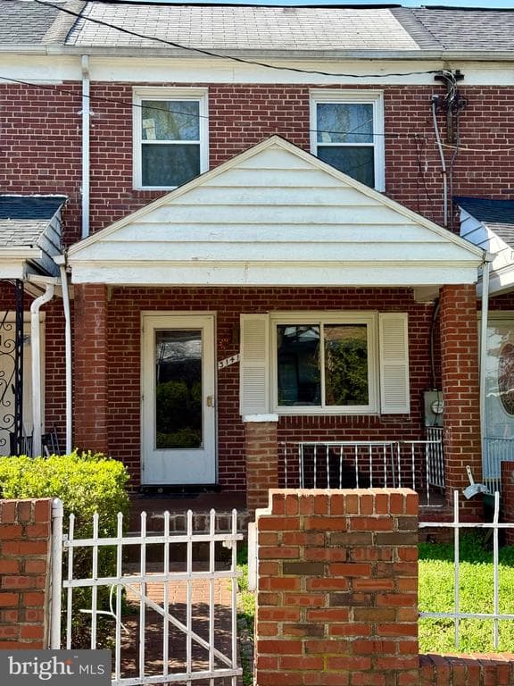 3141 Lyndale Place SE photo 1