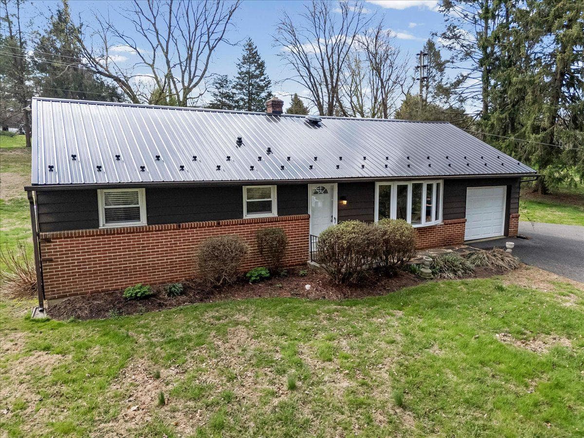 20 Holly Drive photo 1