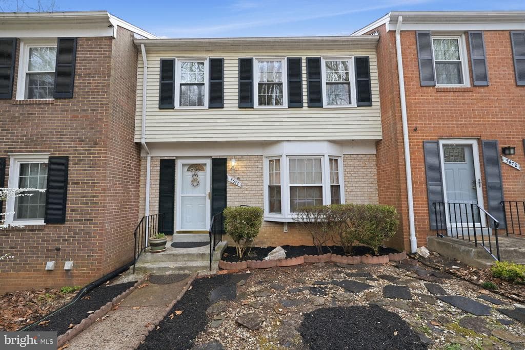 5672 Kirkham Court photo 1