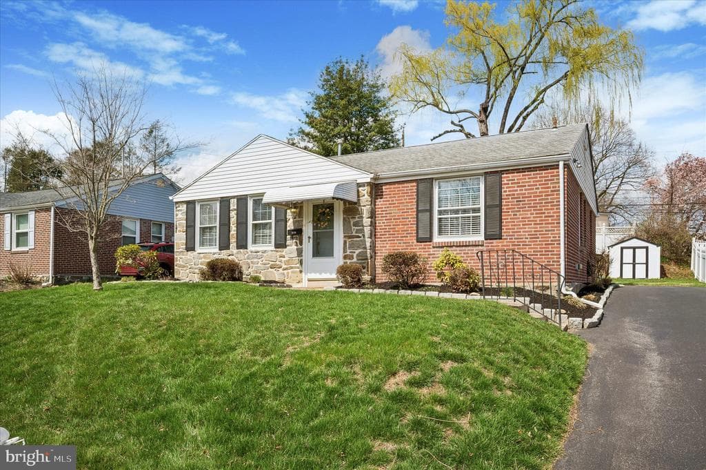 5239 Arrowhead Lane photo 1