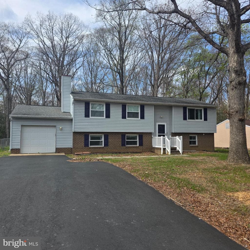 6021 Oak Grove Drive photo 1