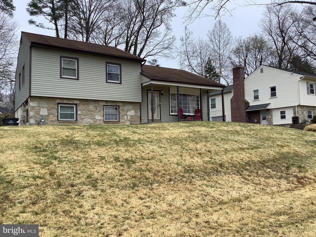 3248 Oak Road photo 1