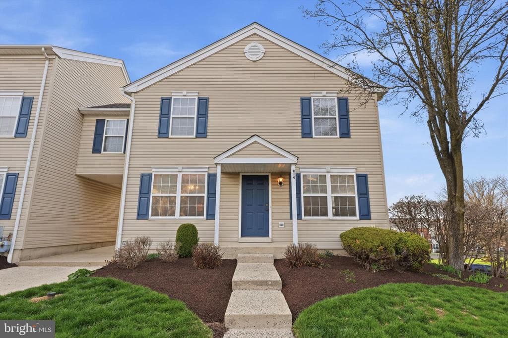 824 Purple Martin Court photo 1
