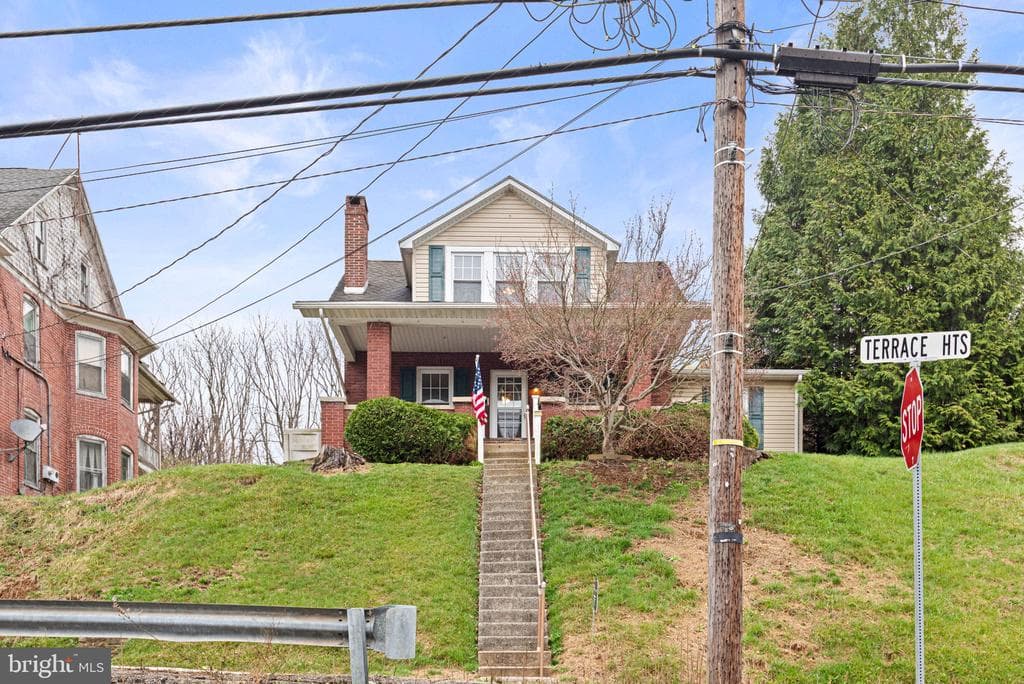 1 Terrace Heights photo 1