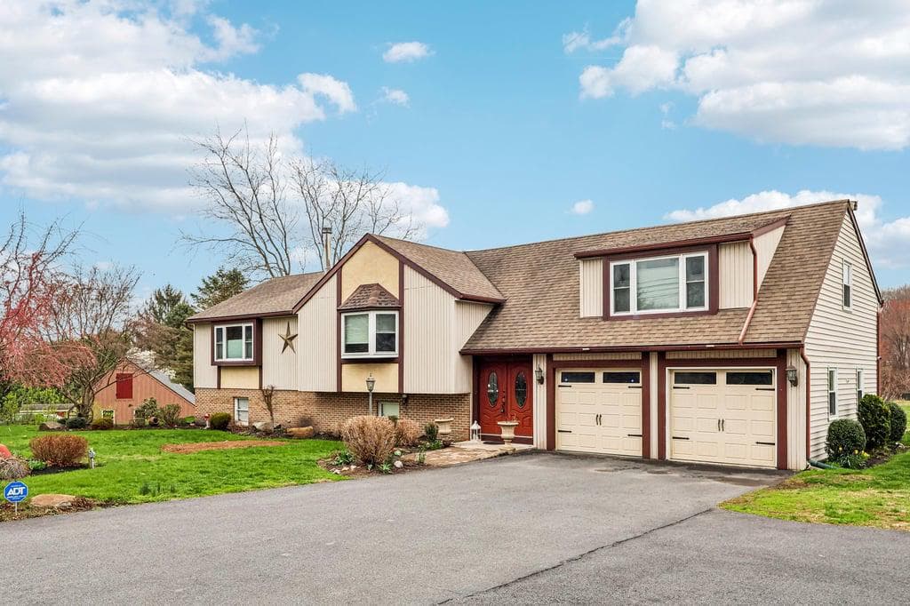 23 W Conestoga Road photo 1