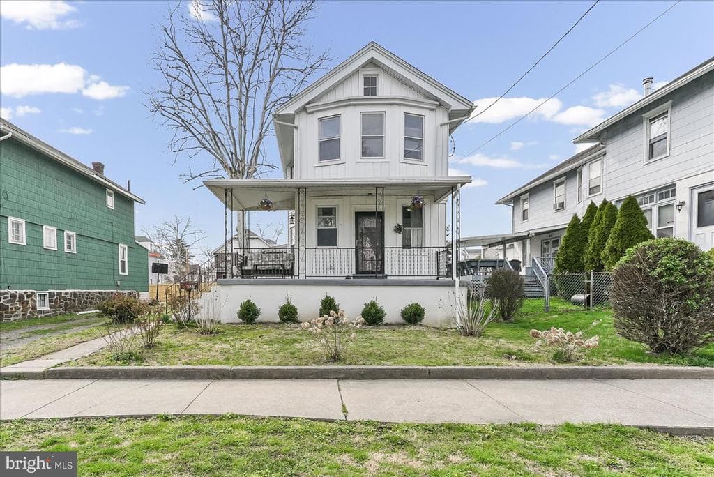 120 Lewis Avenue photo 1