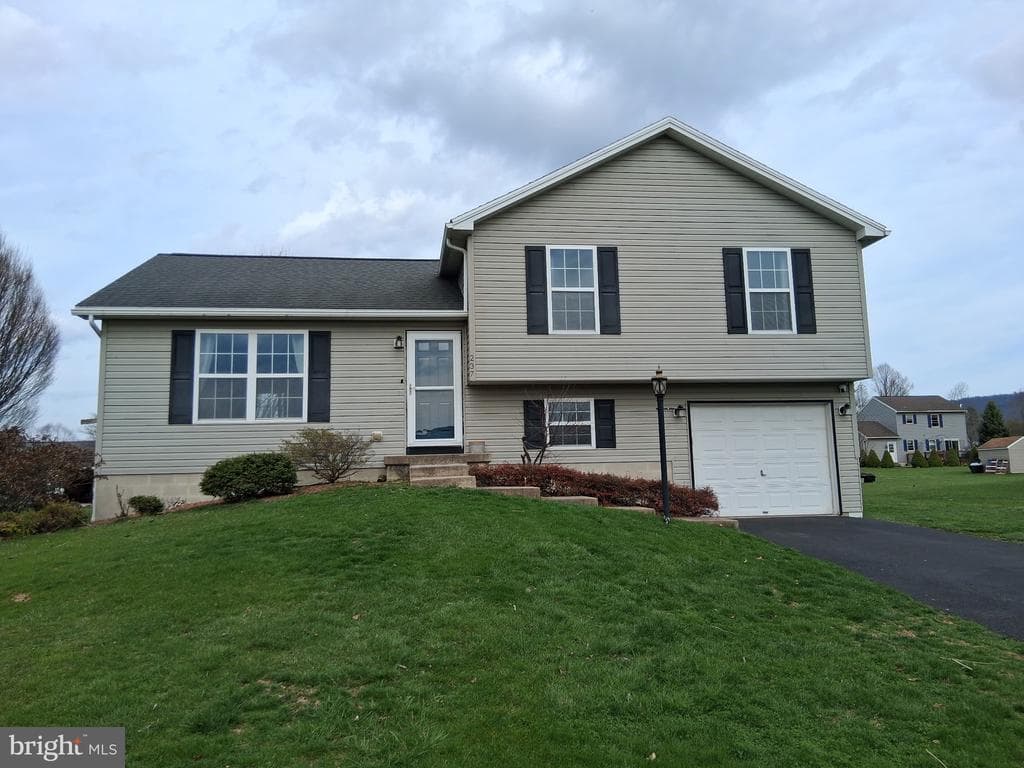 237 Walker Crossing photo 1
