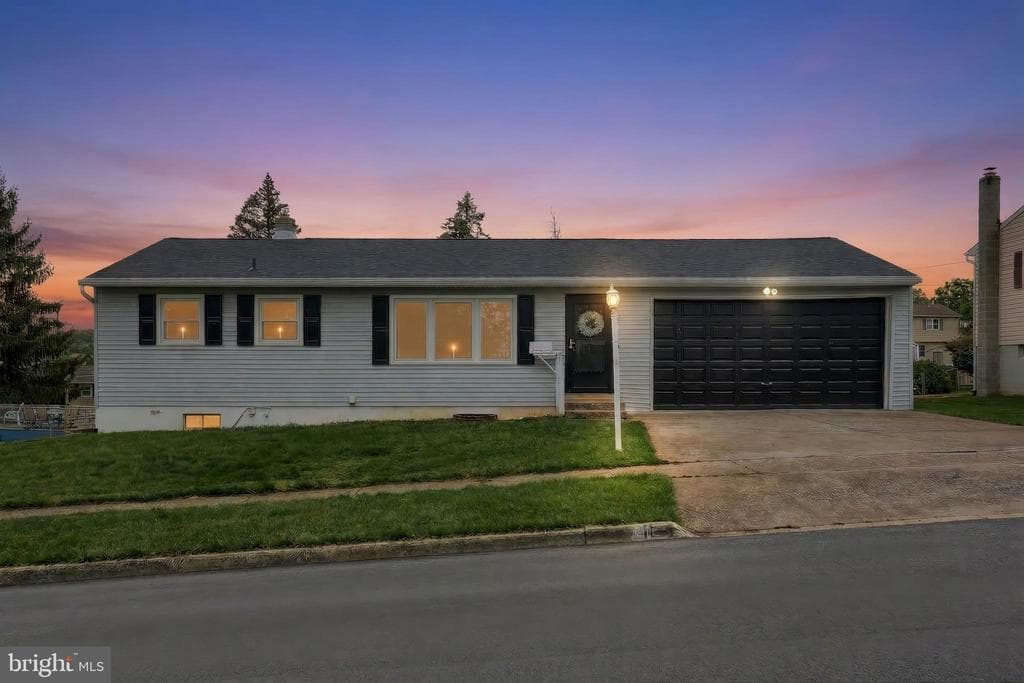 11 Faye Road photo 1