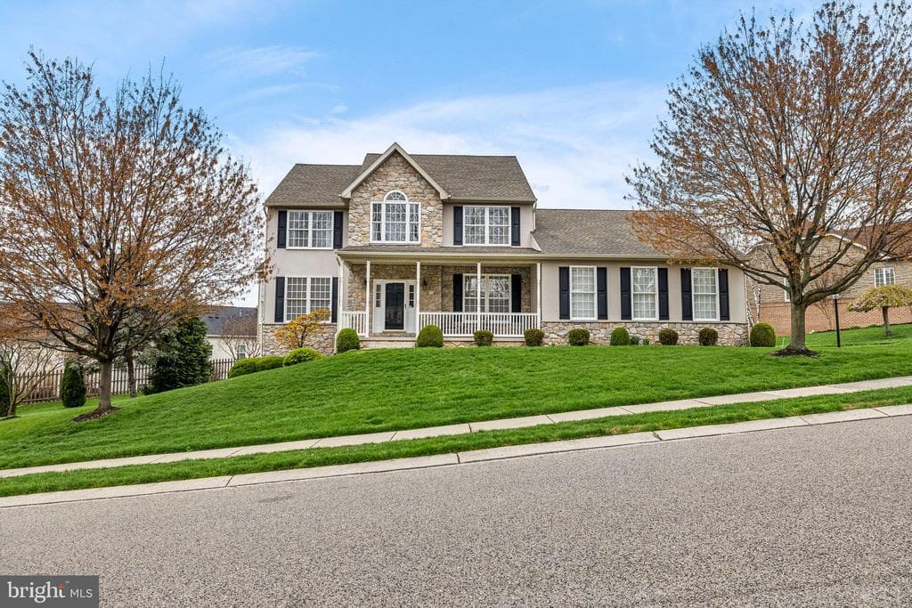 1115 Glen View Drive photo 1