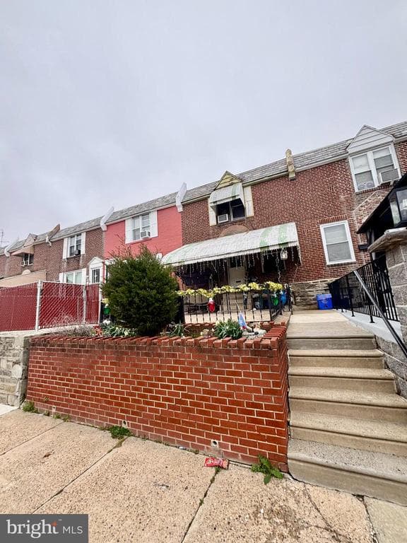 613 Anchor Street photo 1