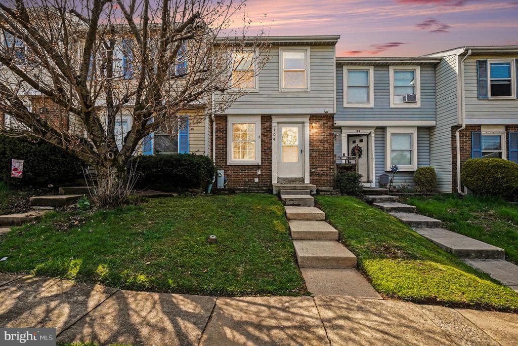 104 Long Meadow Court photo 1