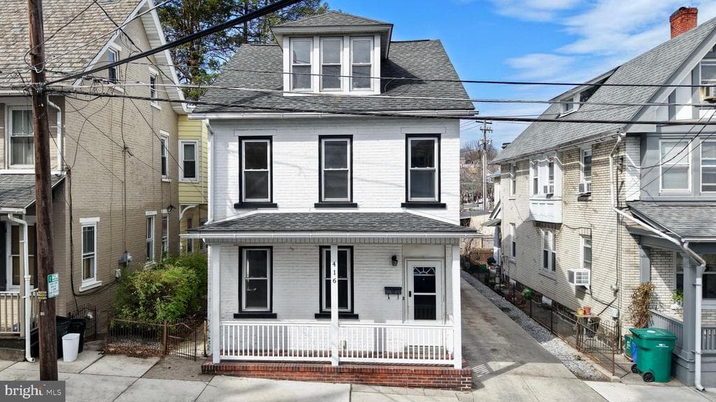 416 Carlton Avenue photo 1