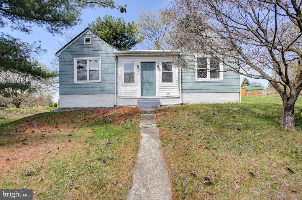 824 S S Church Street photo 1