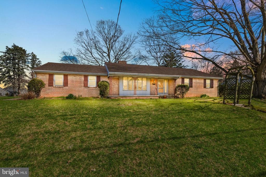 2566 Golden Drive photo 1