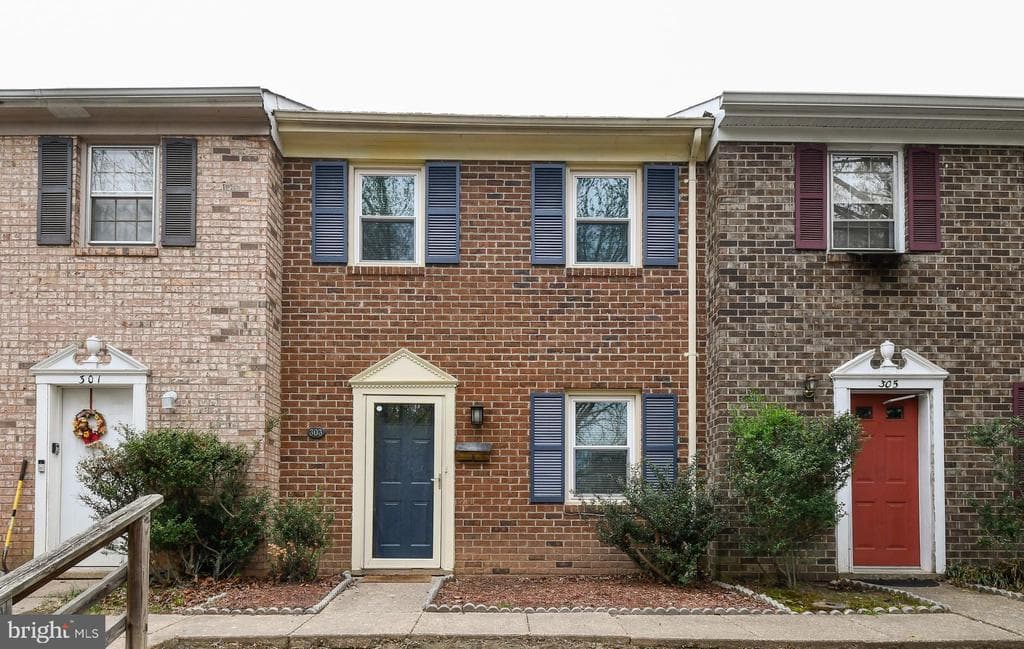 303 Olde Greenwich Drive photo 1