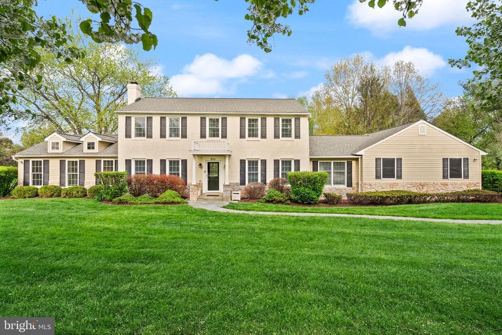 813 Lunenburg Road photo 1