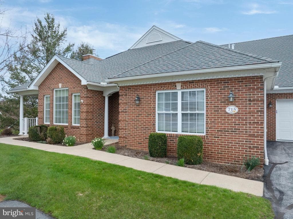 3291 Shellers Bend #715 photo 1