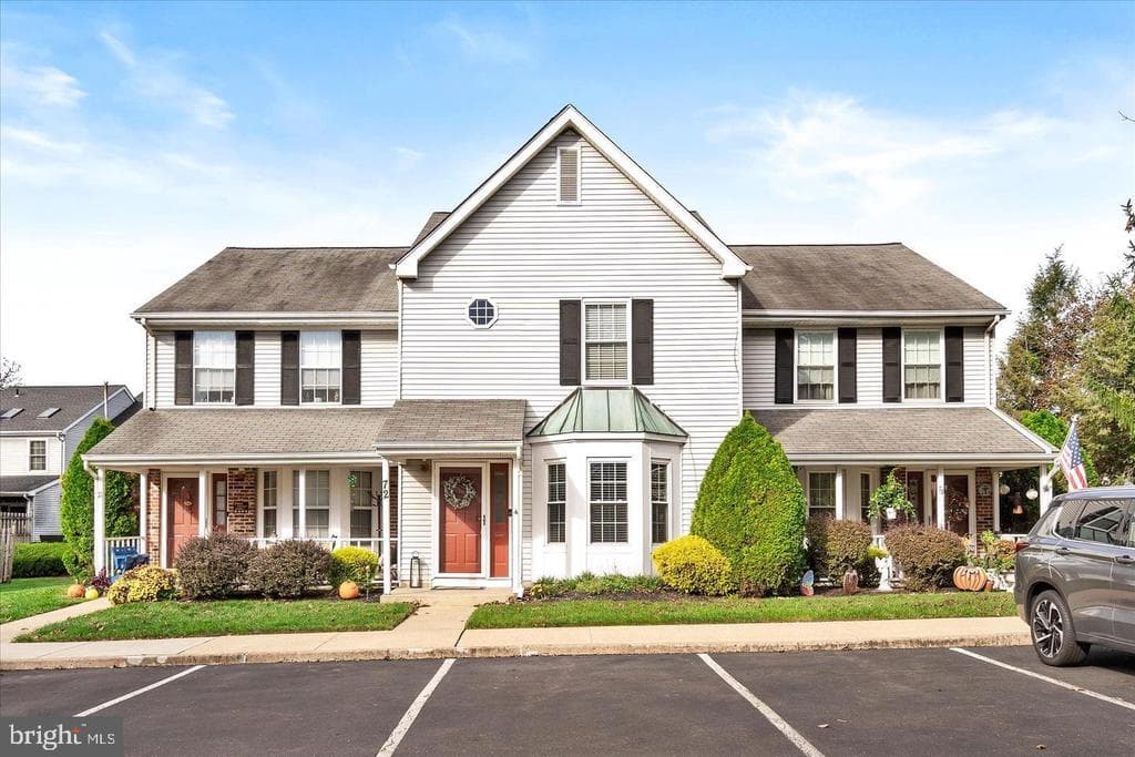 72 Greenridge Circle photo 1