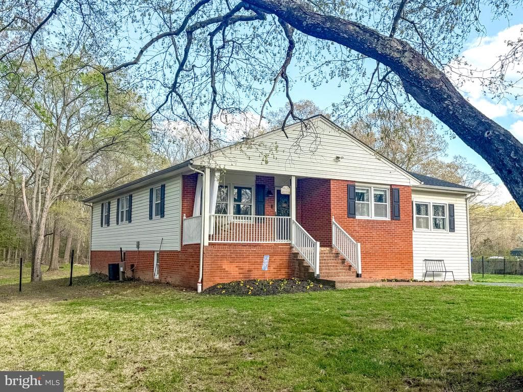 10322 Charles Street photo 1