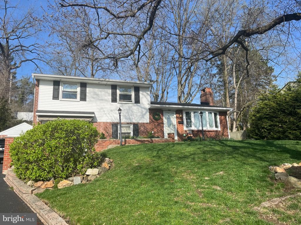 8 Grove Lane photo 1