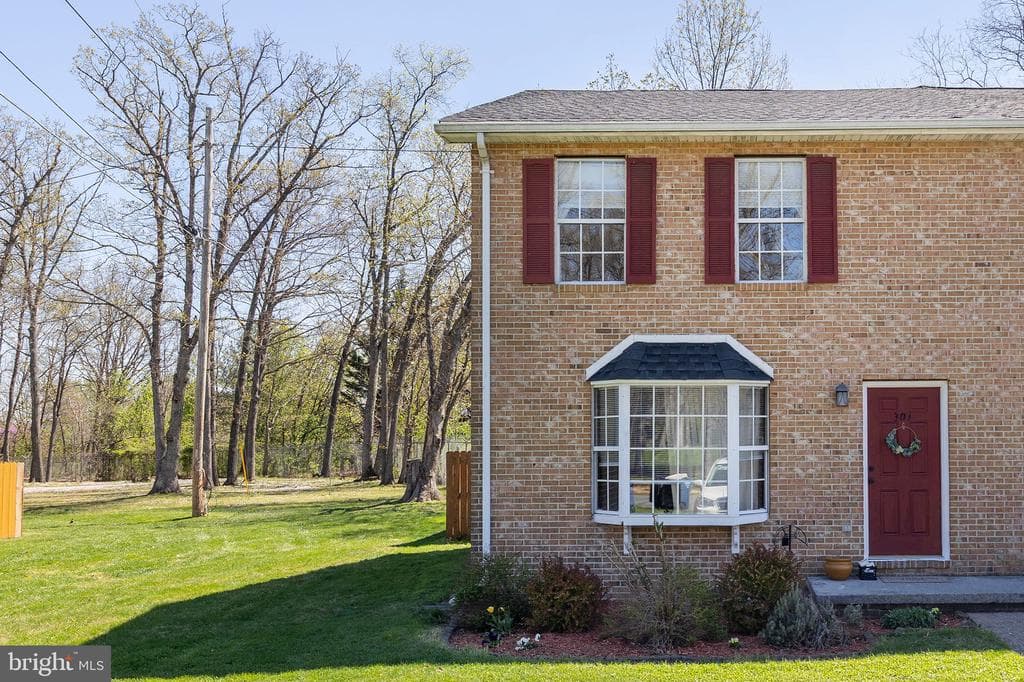 301 Buckingham Drive photo 1