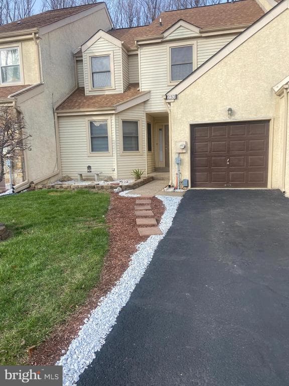 252 Sycamore Circle photo 1