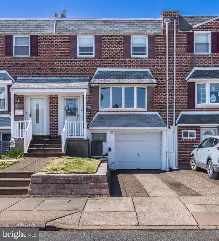 12718 Kenny Road photo 1