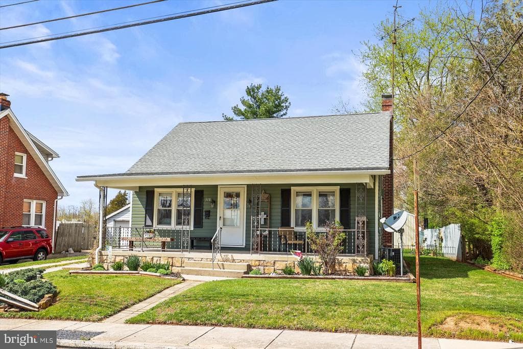 318 W High Street photo 1