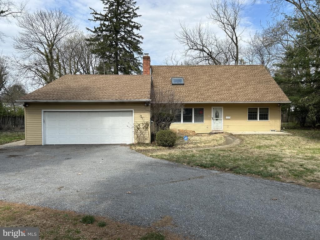527 Cherry Lane photo 1