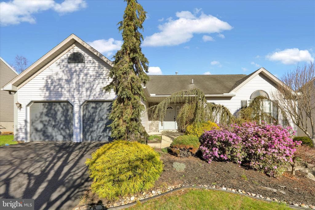 18 Bowes Lane photo 1
