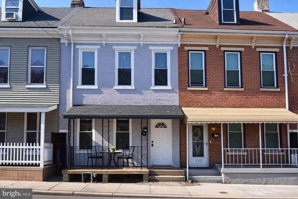 429 W Princess Street photo 1