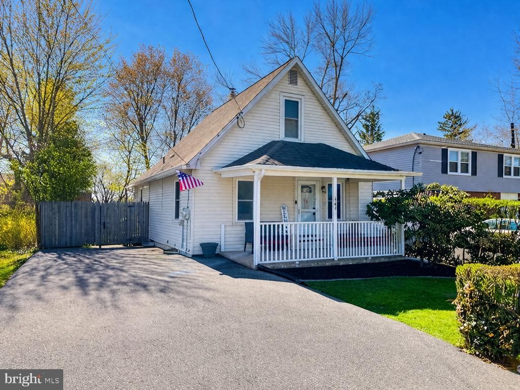 241 Summer Avenue photo 1